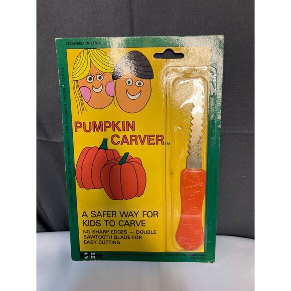 Vtg. HALLOWEEN Pumpkin Cutters Set of 2 Green/Orange NIP! - Picture 2 of 11